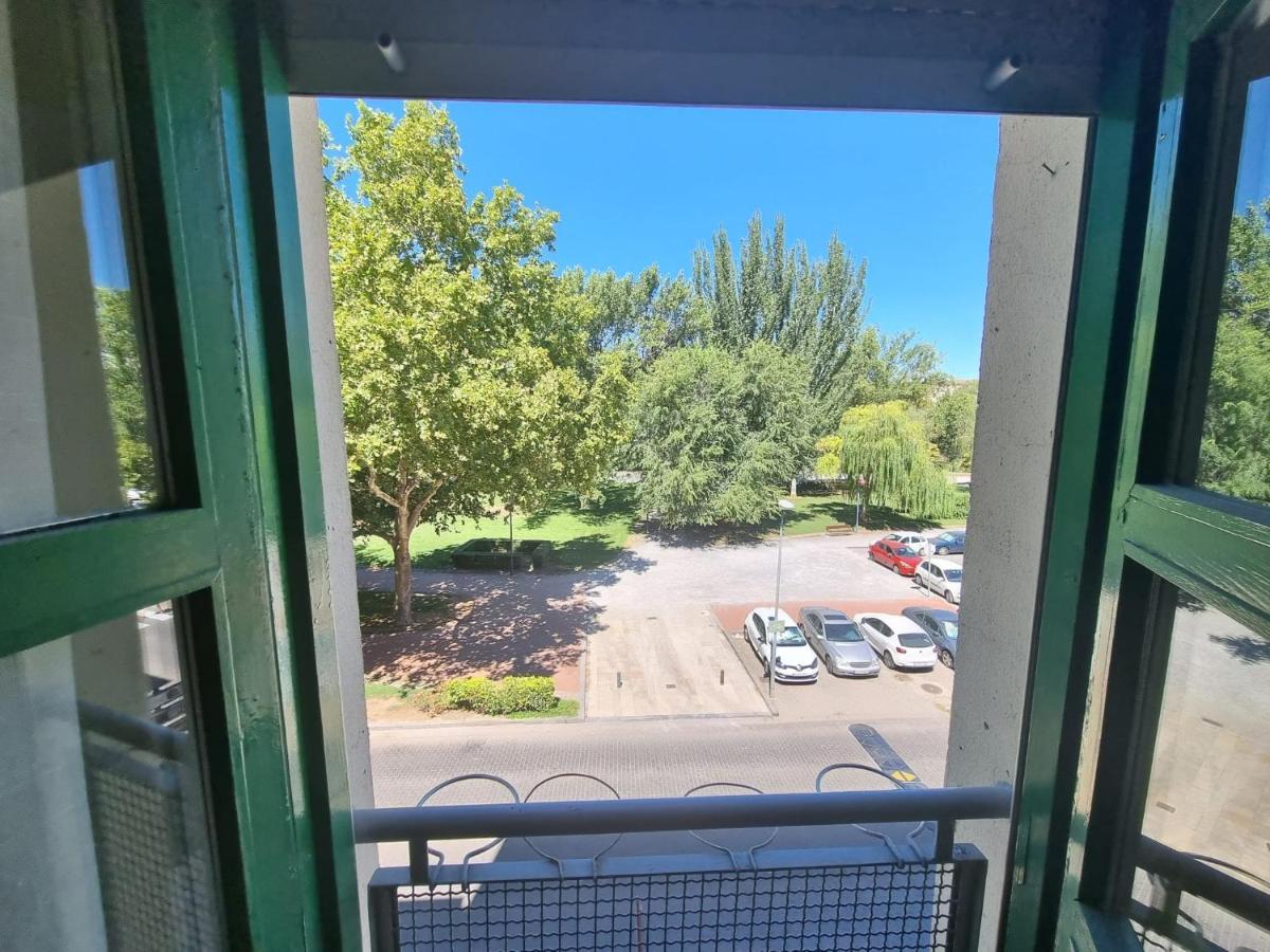 Un Rincon Con Vistas Al Parque Wifi Junto A Catedral By Apartamentos Logroño Exteriör bild