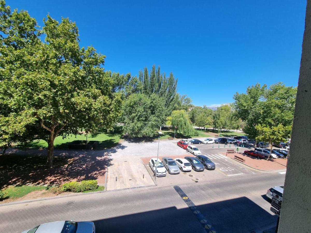 Un Rincon Con Vistas Al Parque Wifi Junto A Catedral By Apartamentos Logroño Exteriör bild